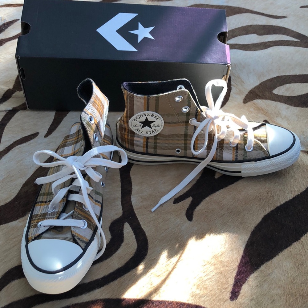 Converse All Star High Top Plaid Women’s Sneakers Size 7.5-NEW